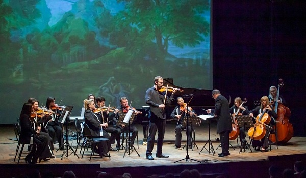 Музыкой лета Камерный струнный оркестр завершил концертный сезон на сцене филармонии